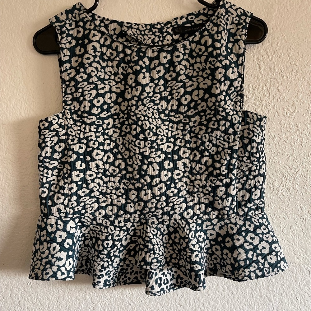 Zara basic blue leopard top xs